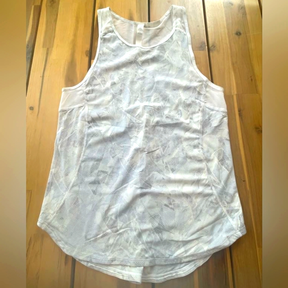 Lululemon Womens White‎ Blue Grey Patterned Running Tank Top Mesh Accent Size 4